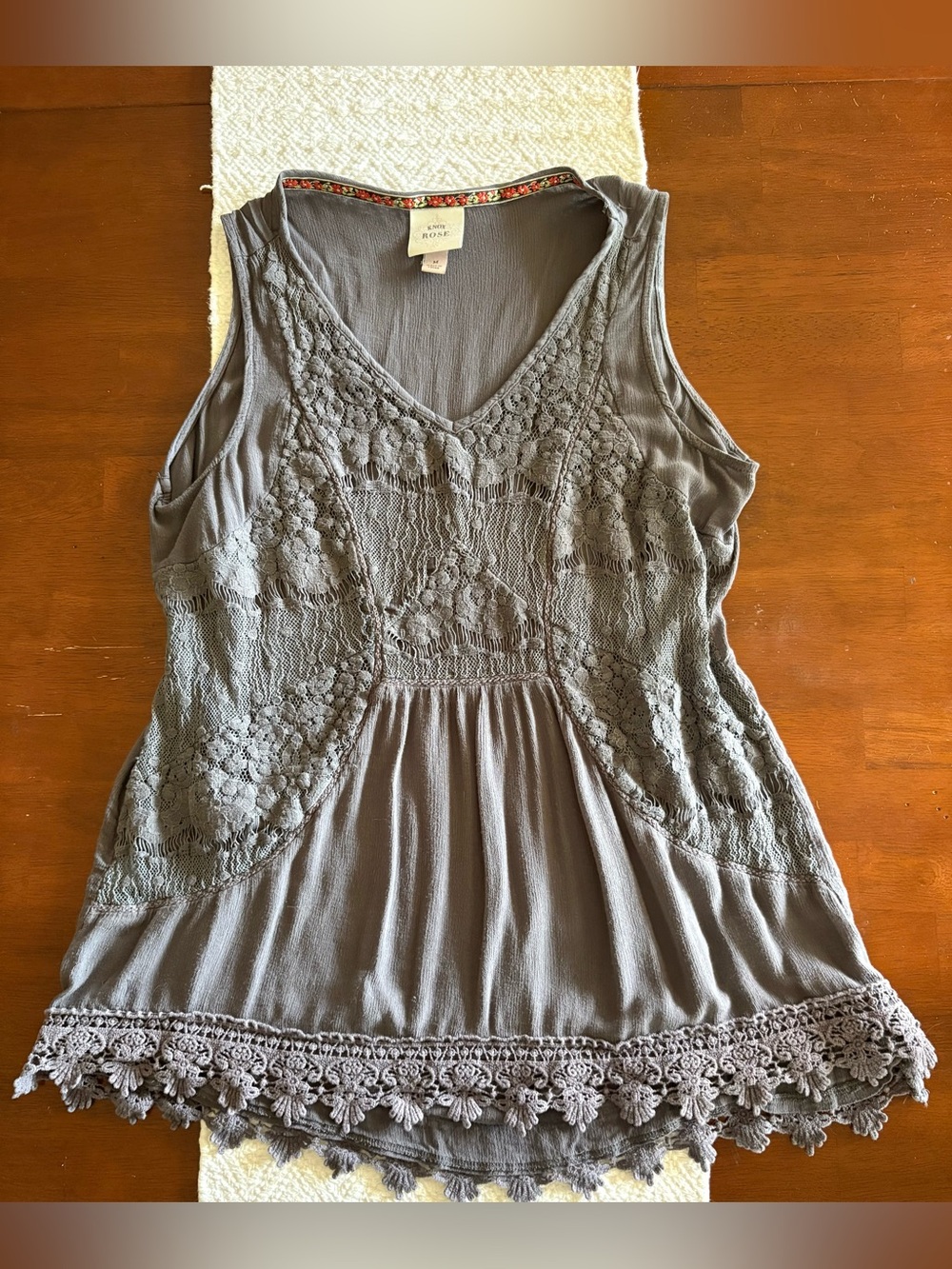 Knox Rose Embroidery and Lace Boho Hippiecore Sleeveless Gray Tank size Medium